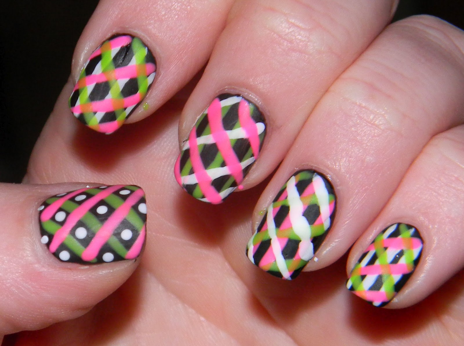 2014 Nail Art Design at Home Latest Pics
