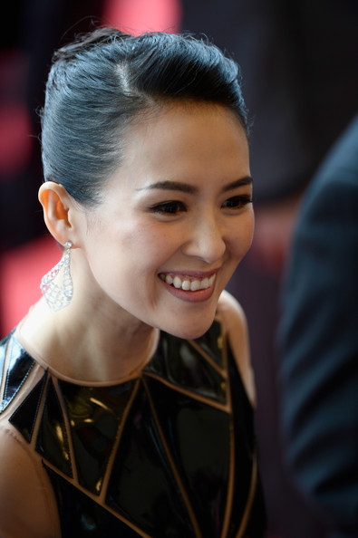 Classic Buns to Copy from Celebrities