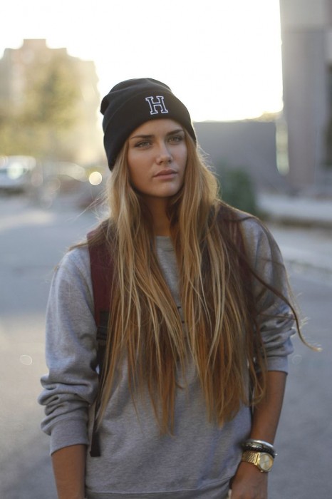 Cute Ways to Wear a Beanie in Winter