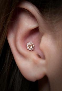 Different Ear Piercing Types and Ways of Wearing Them