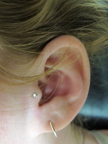 Different Ear Piercing Types and Ways of Wearing Them
