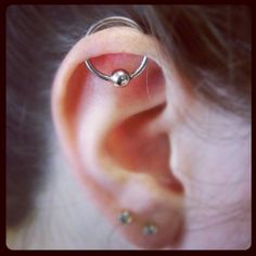 Different Ear Piercing Types and Ways of Wearing Them