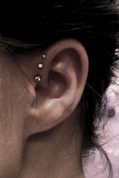 Different Ear Piercing Types and Ways of Wearing Them