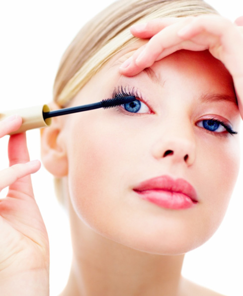 How to Wash Off Waterproof Mascara Easily