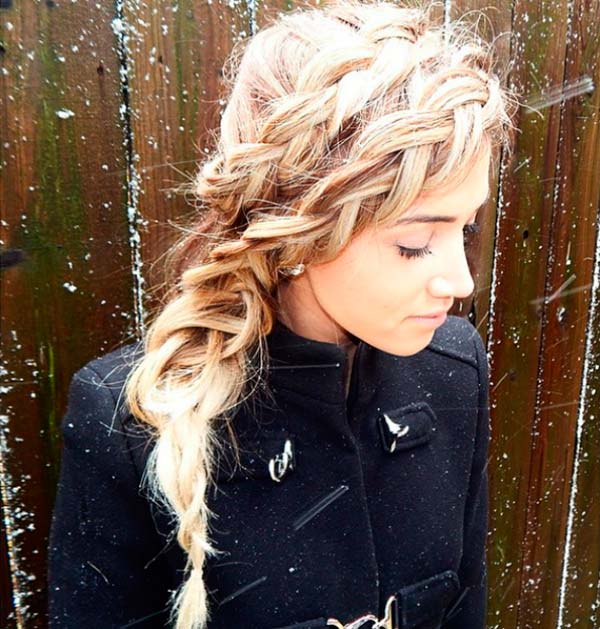 Winter Hairstyles to Wear When It's Snowing